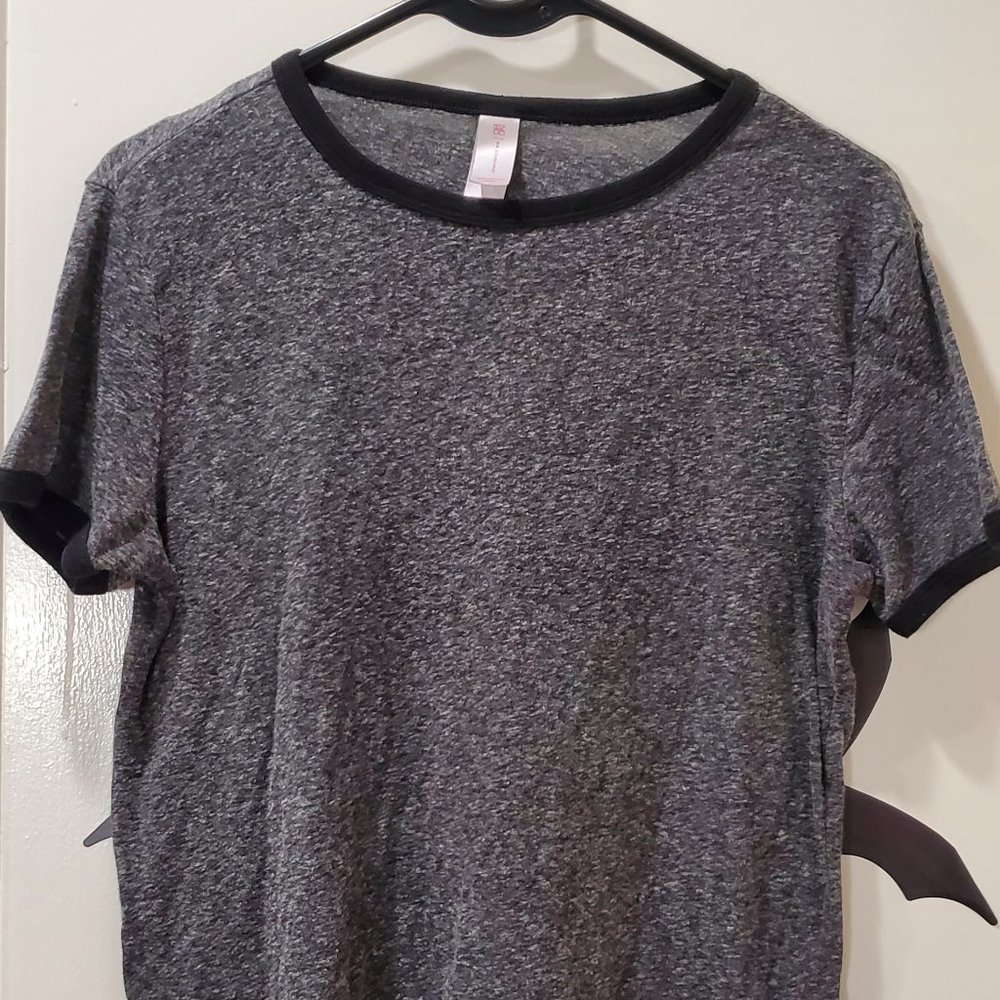 No Boundaries Large Black and Grey Ringer Tee
